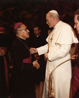 Oscar_Arnulfo_Romero_with_Pope_John_Paul_II.jpg