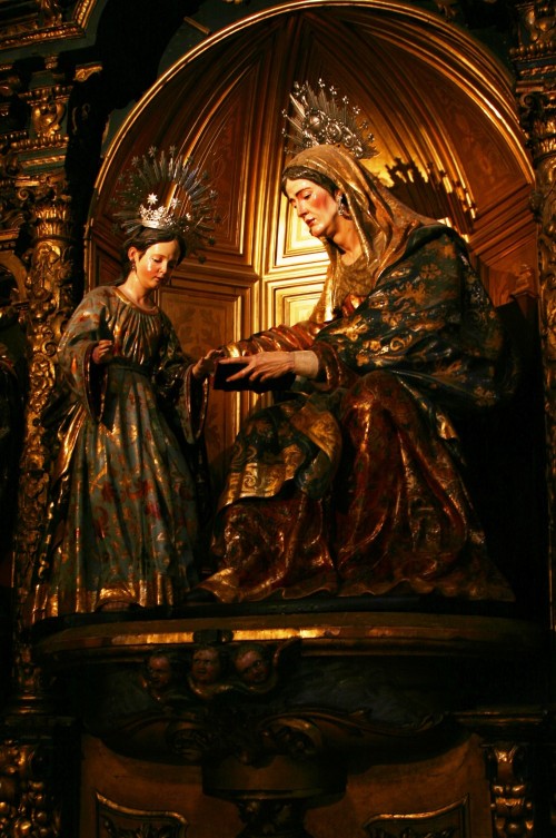 Mary_and_St._Anne_-_Iglesia_del_Salvador_-_Seville.jpg