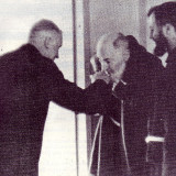 Padre_Pio_incontra_monsignor_Lefevbre_pasqua_1968_a_san_Giovanni_Rotondo.th.jpg