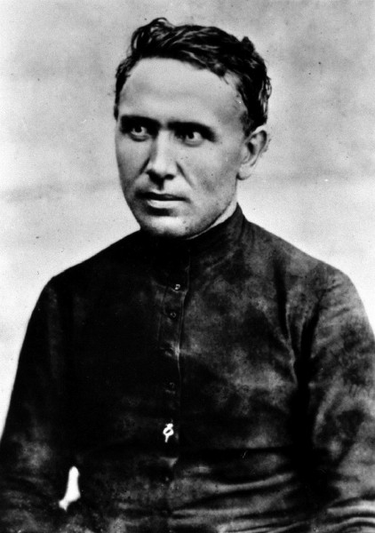 credited to Sacred Hearts Archives, Rome [Public domain], <a href="https://commons.wikimedia.org/wiki/File:Father_Damien_in_1873.jpg"  target="_blank">via Wikimedia Commons</a>