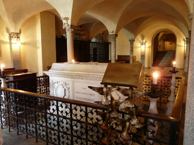 Bobbio-abbazia_di_san_colombano-cripta.jpg