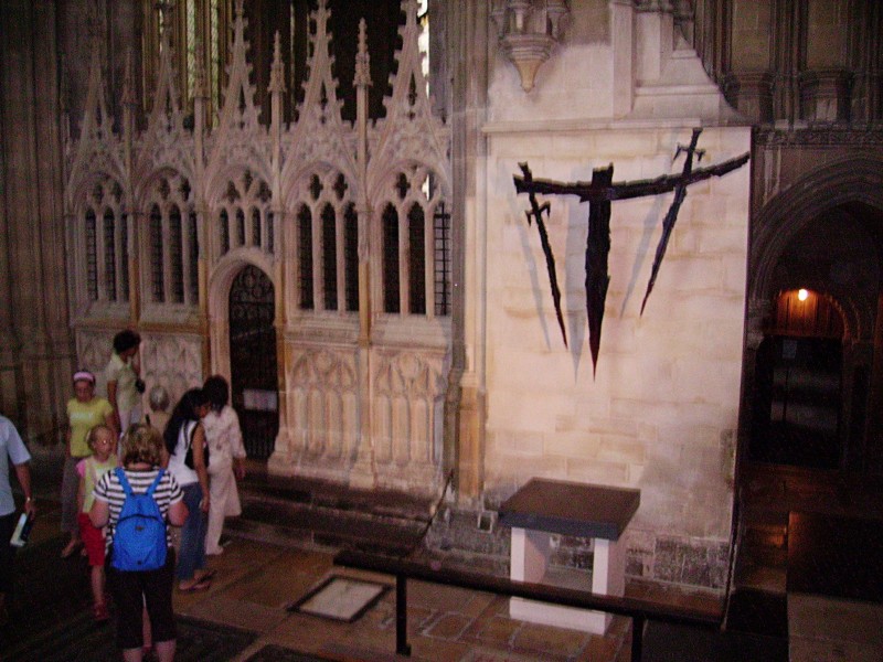 Thomas_Becket_in_Canterbury_Cathedral.jpg