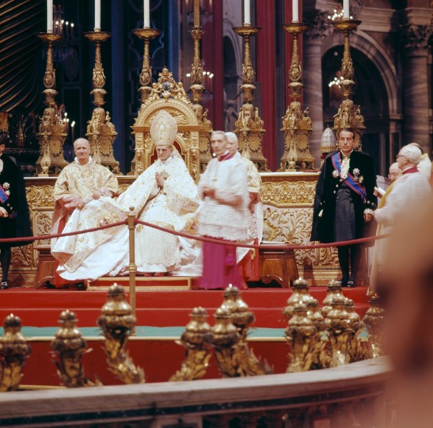 Pope Paul VI and Enrico Dante during Second Vatican Council

<a href="https://commons.wikimedia.org/wiki/File:Second_Vatican_Council_by_Lothar_Wolleh_001.jpg" title="via Wikimedia Commons" target="_blank">Lothar Wolleh</a> / <a href="https://creativecommons.org/licenses/by-sa/3.0" target="_blank">CC BY-SA</a>