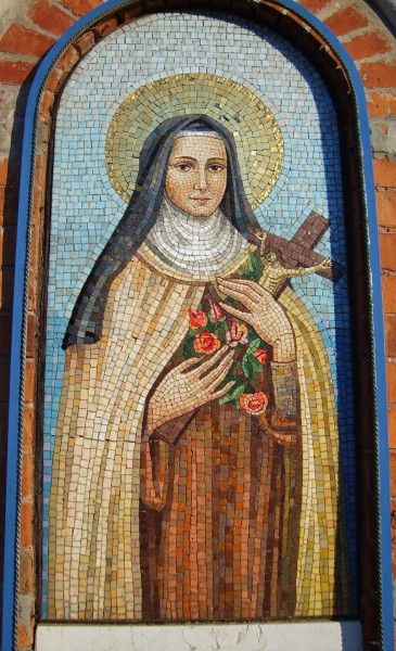 Mosaics of Thérèse de Lisieux in Venice Italy

<a href="https://commons.wikimedia.org/wiki/File:Ikon_Venecia_1.jpg" title="via Wikimedia Commons" target="_blank">Kandi</a> / <a href="https://creativecommons.org/licenses/by-sa/4.0" target="_blank">CC BY-SA</a>